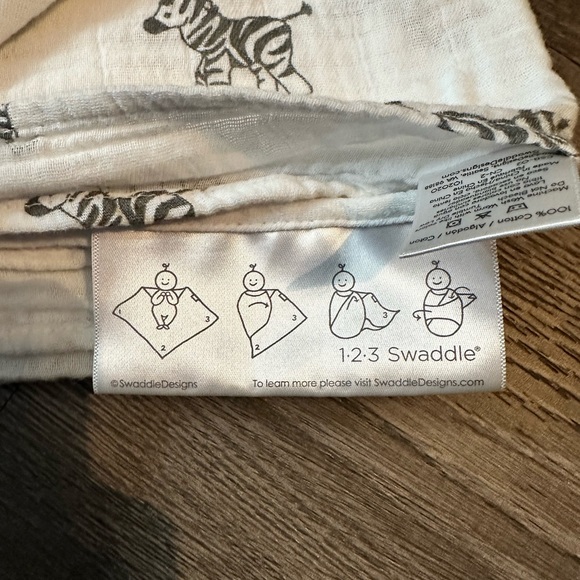 Swaddle blanket - Picture 1 of 2